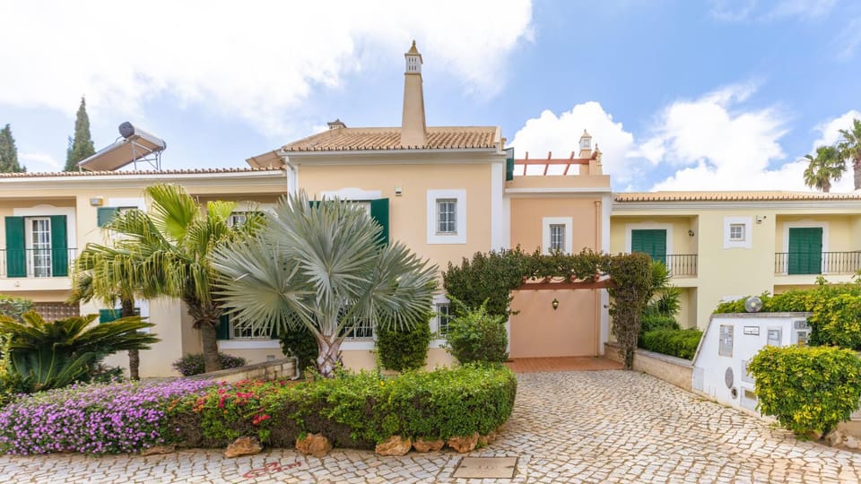 Property building, Day, Garden