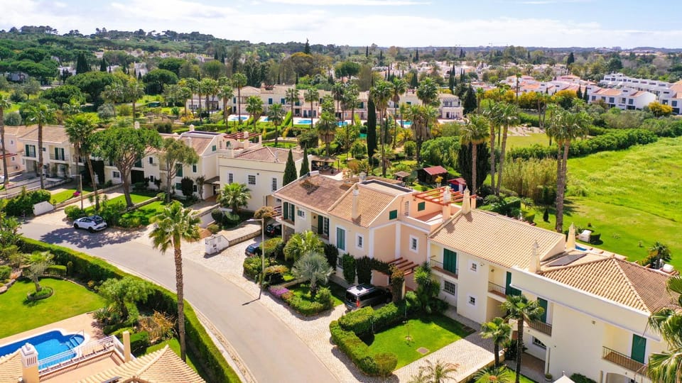 Property building, Day, Bird's eye view, Street view, Location, Parking