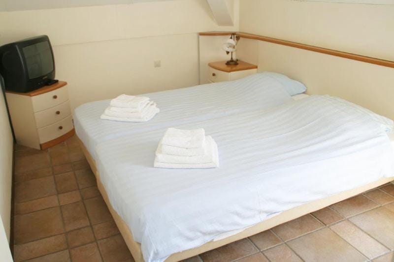 Bed, Decorative detail, Bedroom