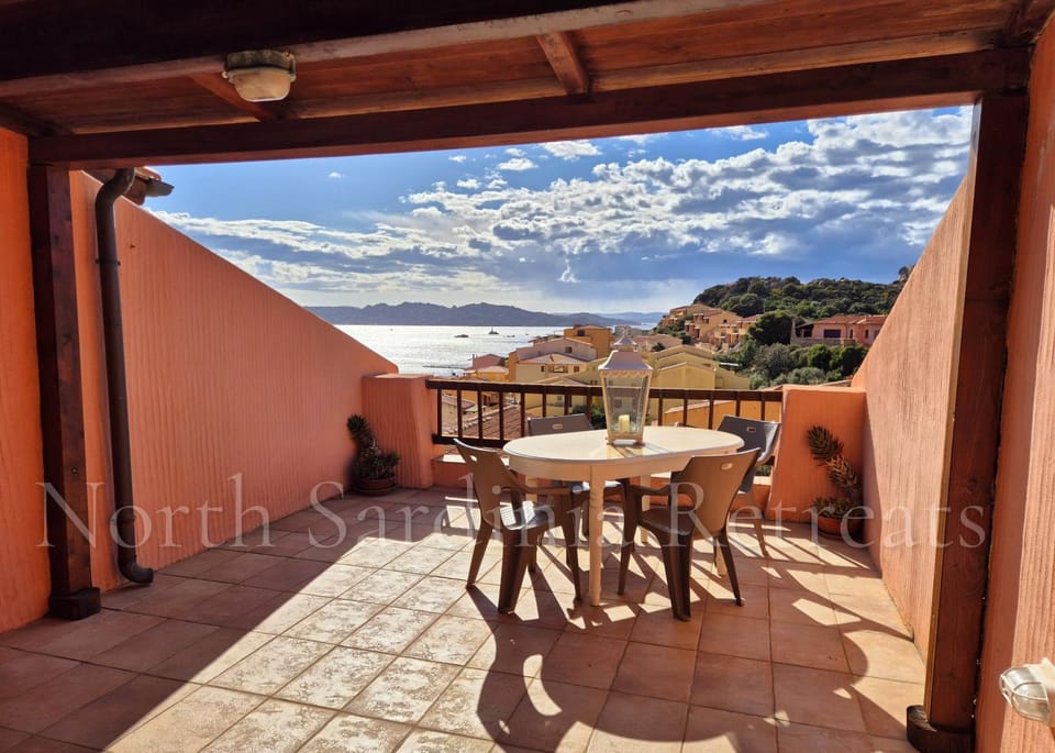 Day, View (from property/room), Balcony/Terrace, Dining area, Sea view