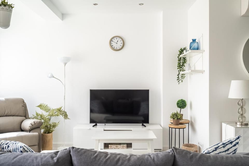 Communal lounge/ TV room, TV and multimedia, Living room