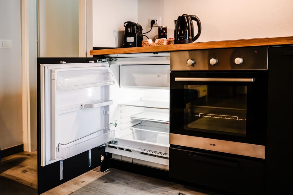 Decorative detail, oven, kitchen