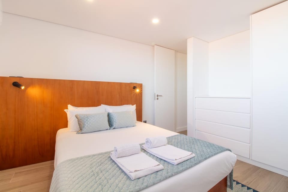 Quiet Duplex w Patio in Lapa by LovelyStay Apartment in Porto