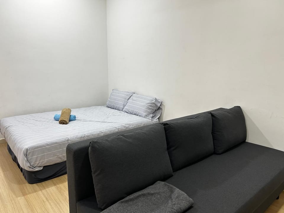 Bed, Living room