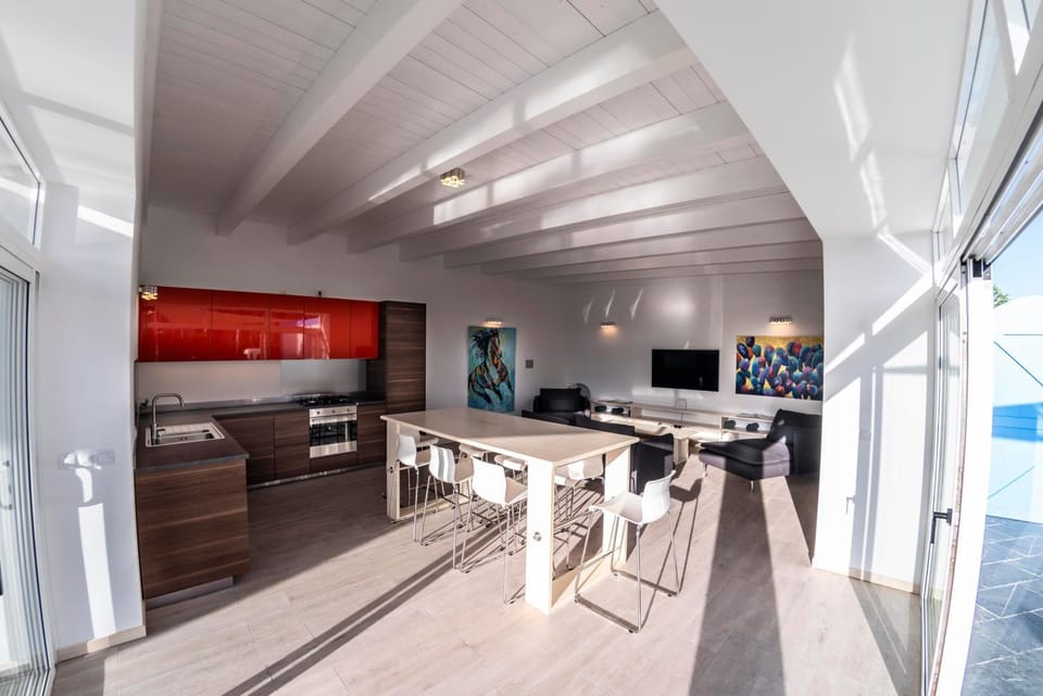 Communal lounge/ TV room, Dining area