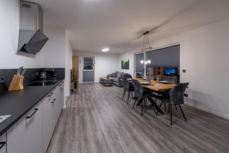 Kitchen or kitchenette, Dining area, dishwasher, oven, pet friendly, stove