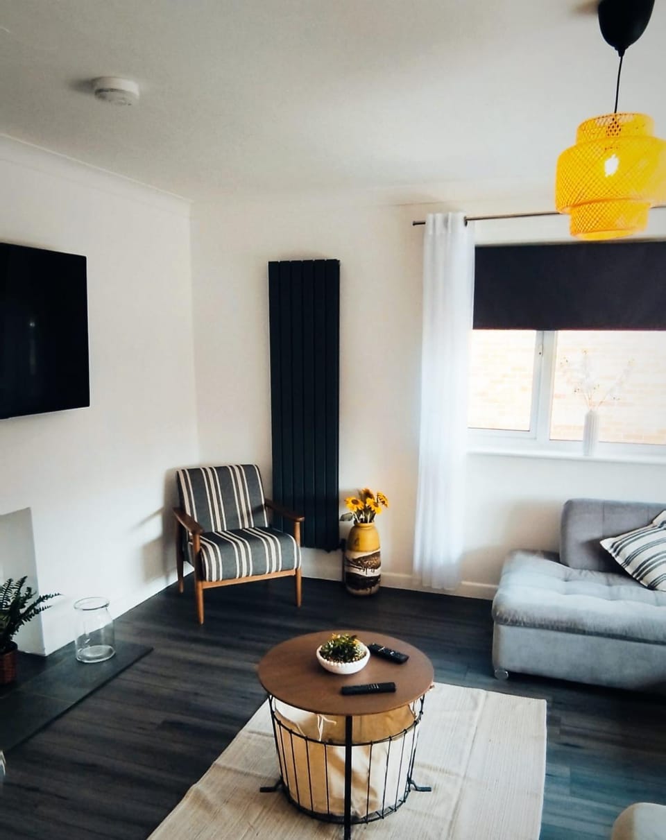 Communal lounge/ TV room, TV and multimedia, Living room, Seating area