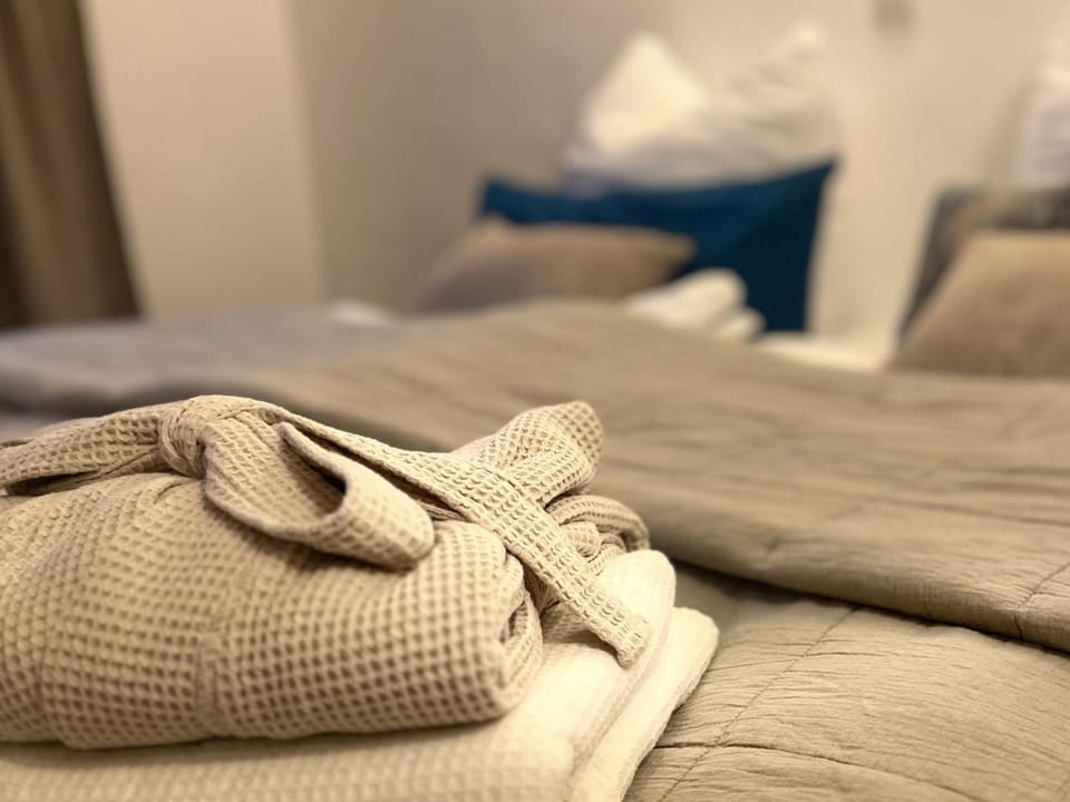 Bed, Photo of the whole room, Bedroom, towels