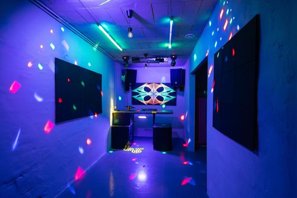 Nightclub / DJ