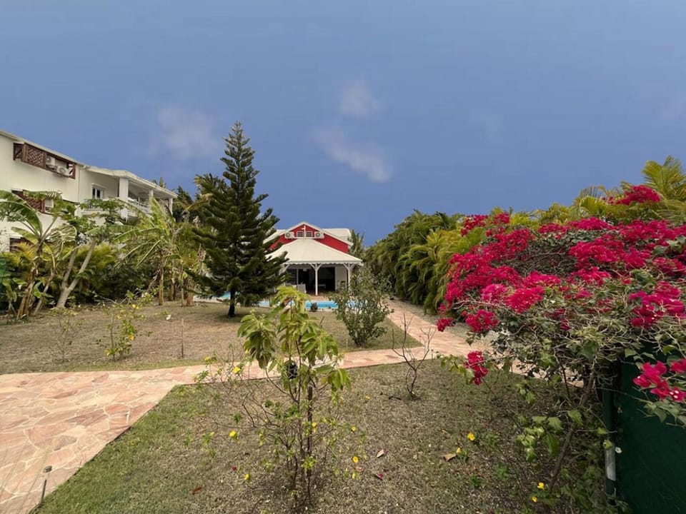 Property building, Garden