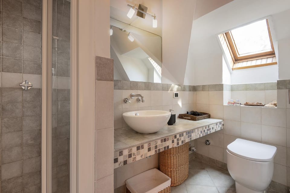 Shower, Bathroom, hair dryier