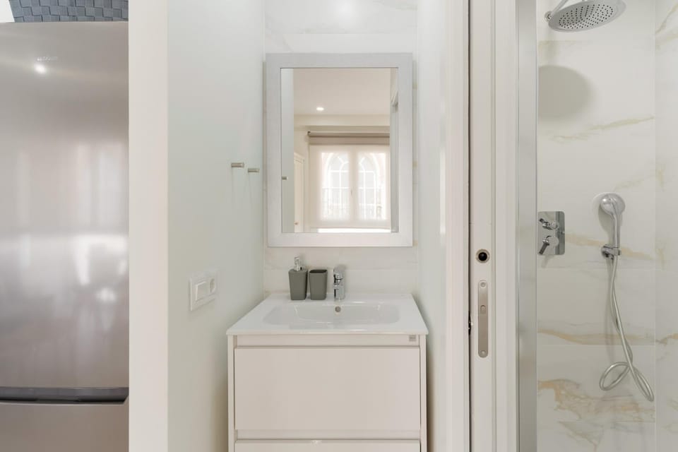Bathroom, Living room