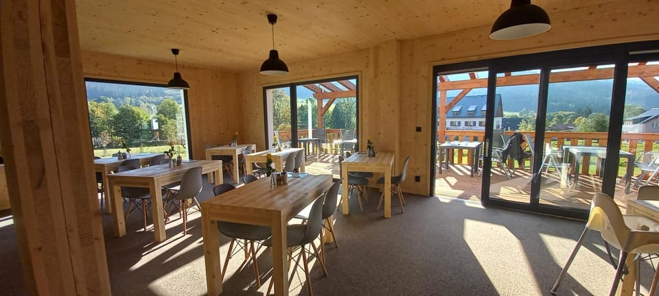 Day, Natural landscape, Banquet/Function facilities, Mountain view