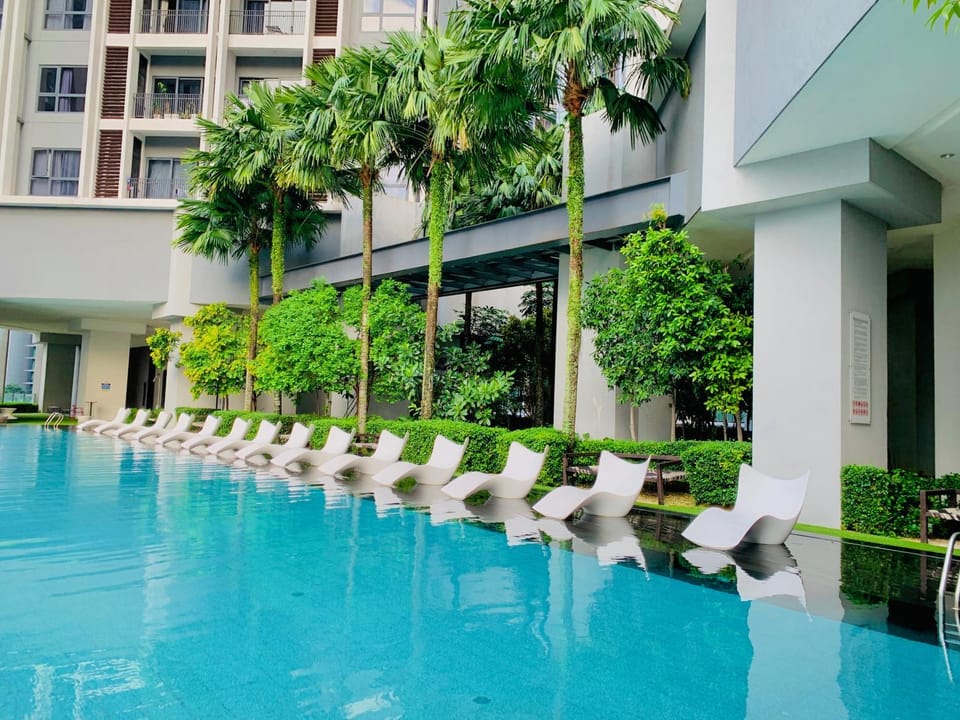 Property building, Day, Swimming pool, Swimming pool