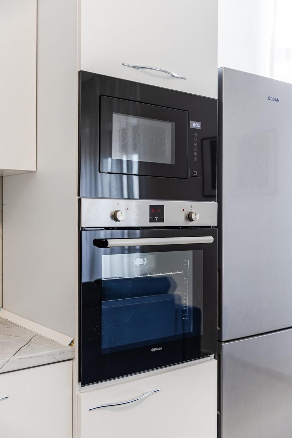 Kitchen or kitchenette, oven
