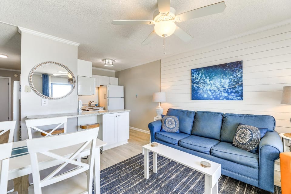 Oceanfront Gem w/ Views in North Topsail Beach House in North Topsail Beach