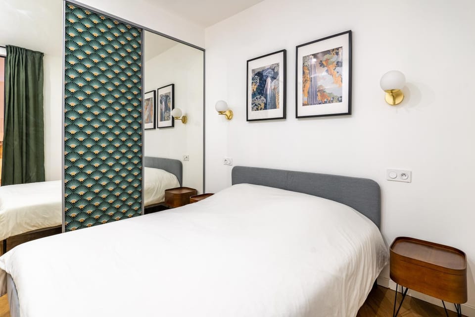 Bed, Photo of the whole room, Bedroom