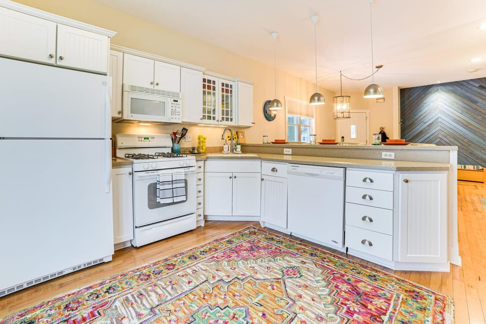 Play, Shop, Explore: Hidden Gem Near Lake Michigan House in Charlevoix