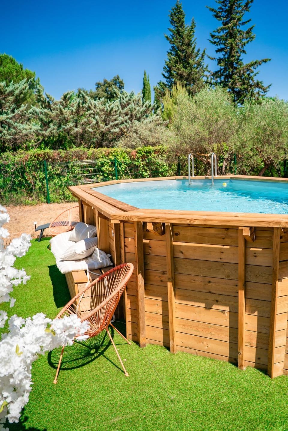 Swimming pool, Swimming pool