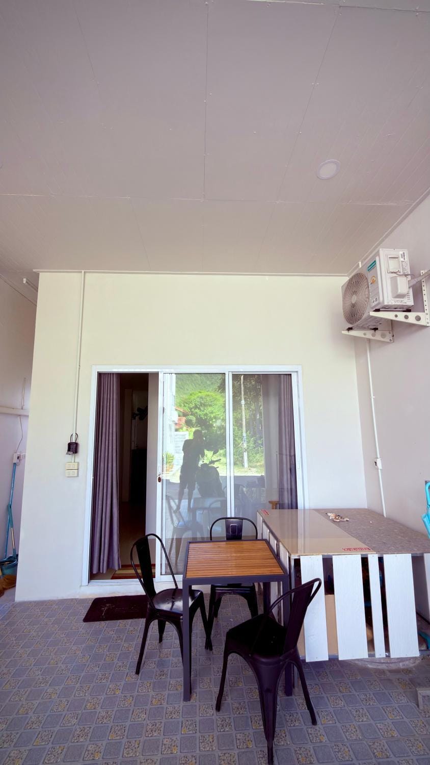 Balcony/Terrace, Dining area, air conditioner