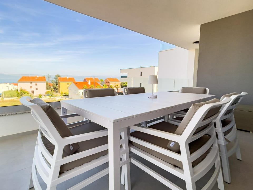 Day, View (from property/room), Balcony/Terrace, Dining area