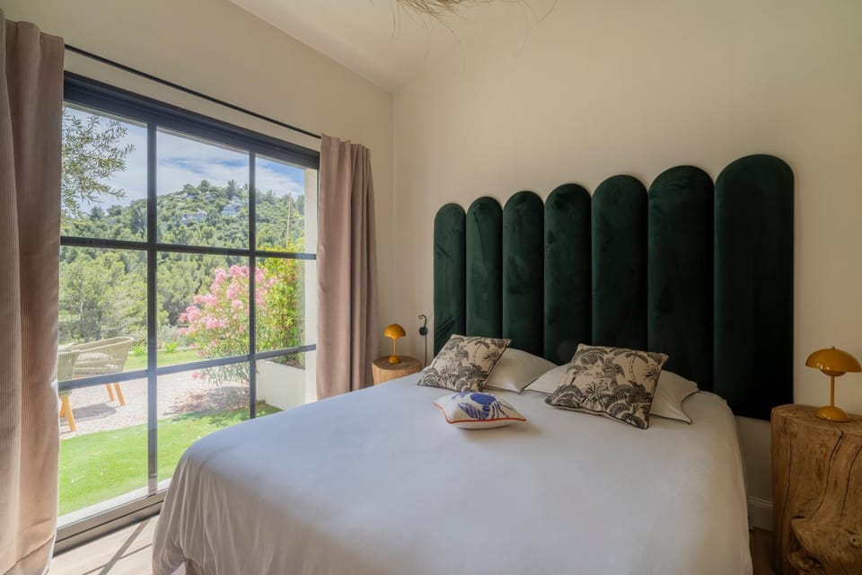 Bed, View (from property/room), Bedroom