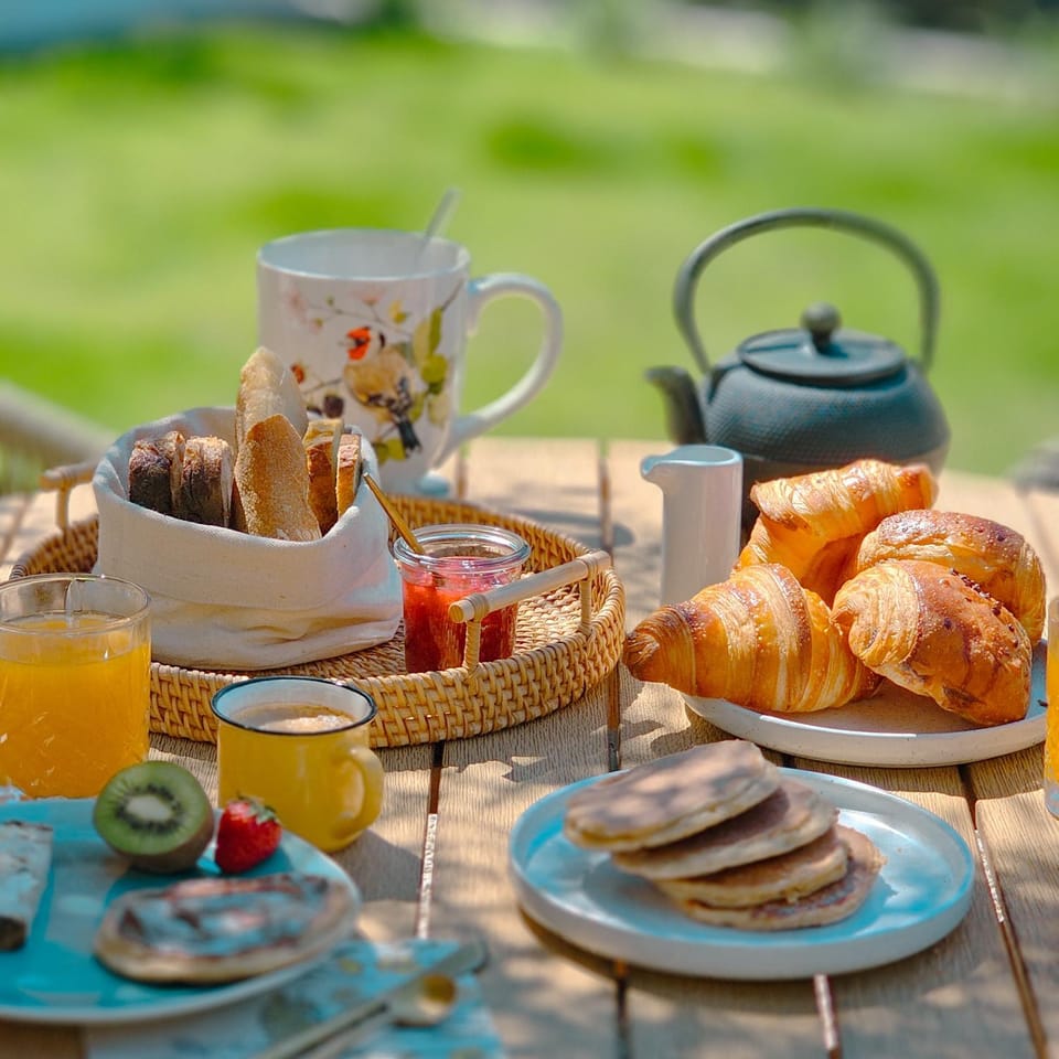 Food and drinks, Breakfast, Continental breakfast