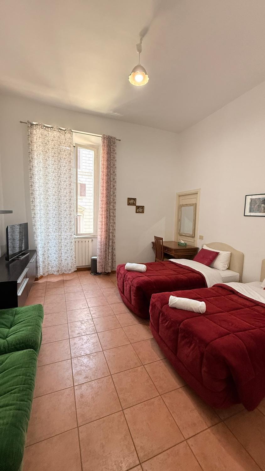 Niam House Volturno Vacation rental in Rome
