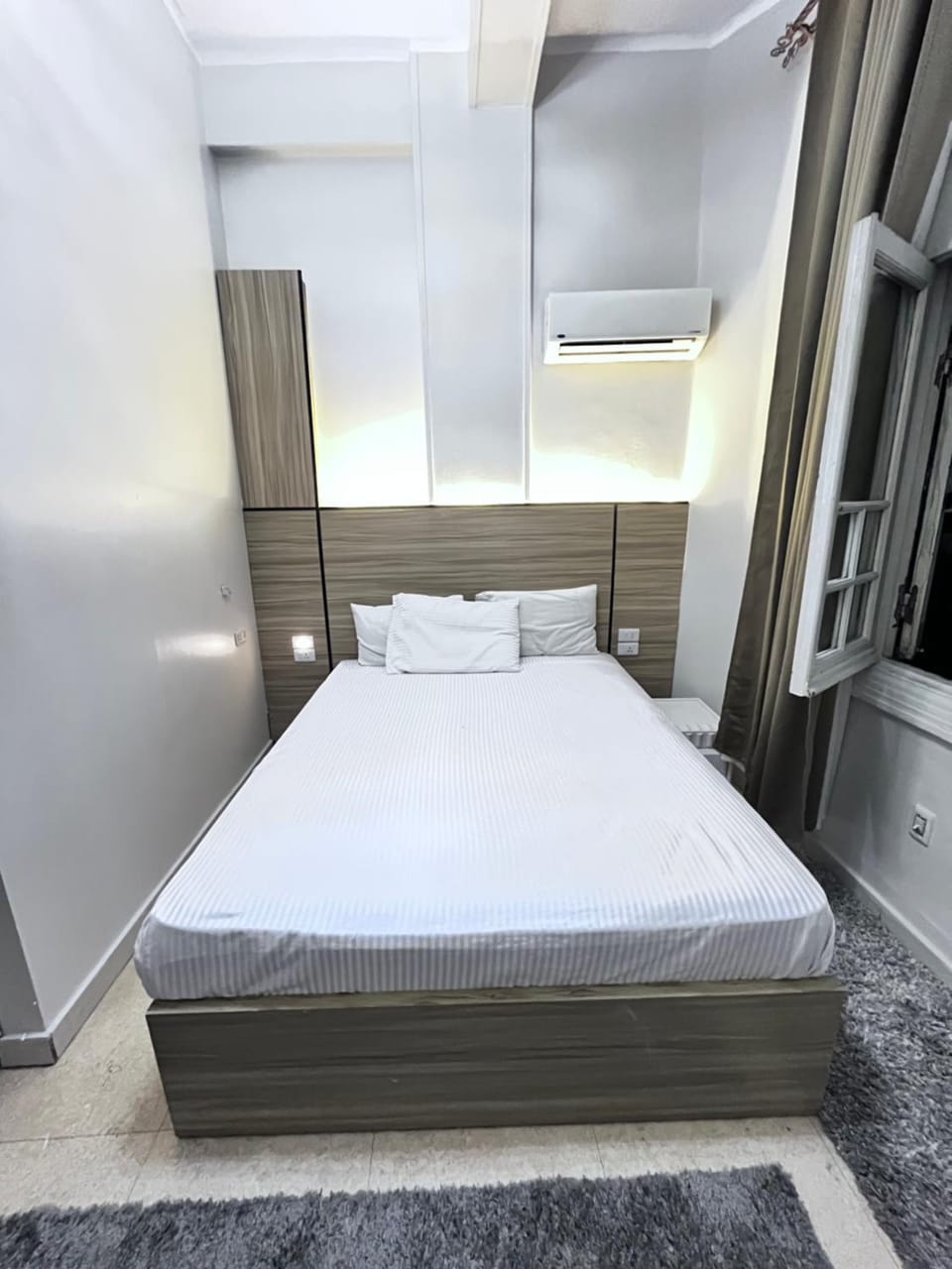 Bed, Bedroom, wardrobe, air conditioner