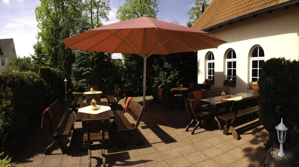 Restaurant/places to eat, View (from property/room), Balcony/Terrace, Garden view