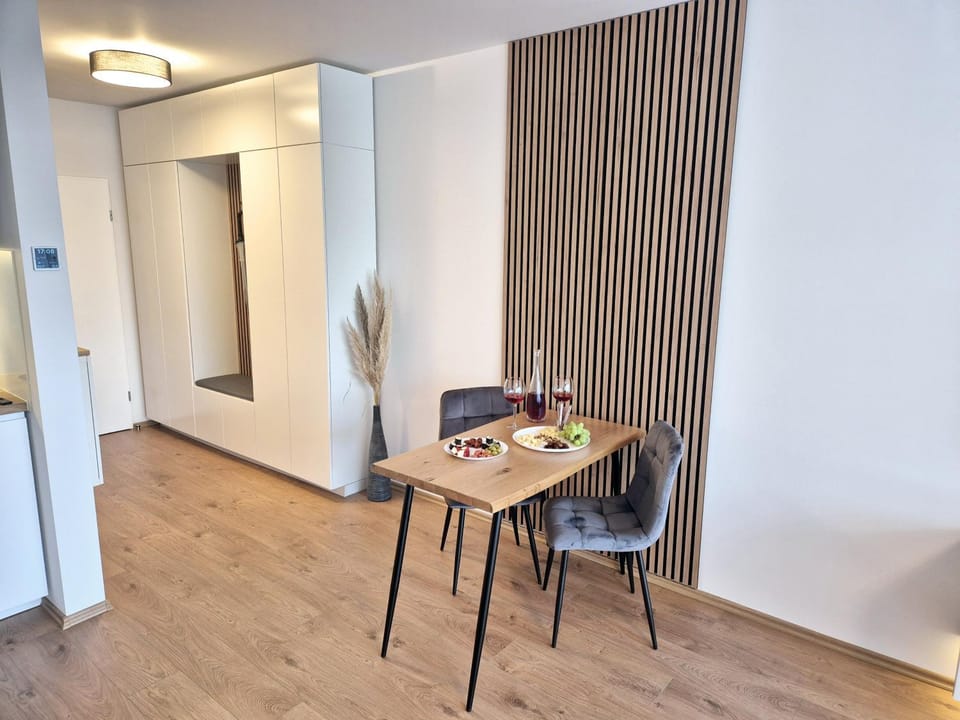 Seating area, Dining area, wardrobe