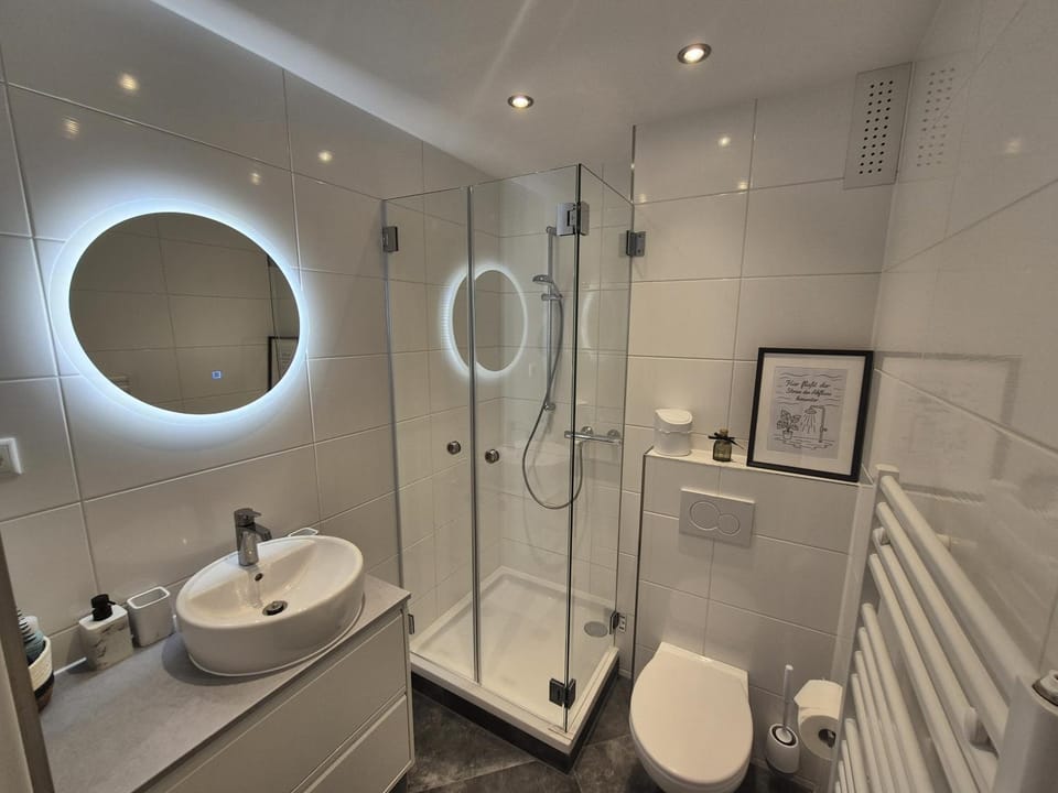 Shower, Toilet, Bathroom