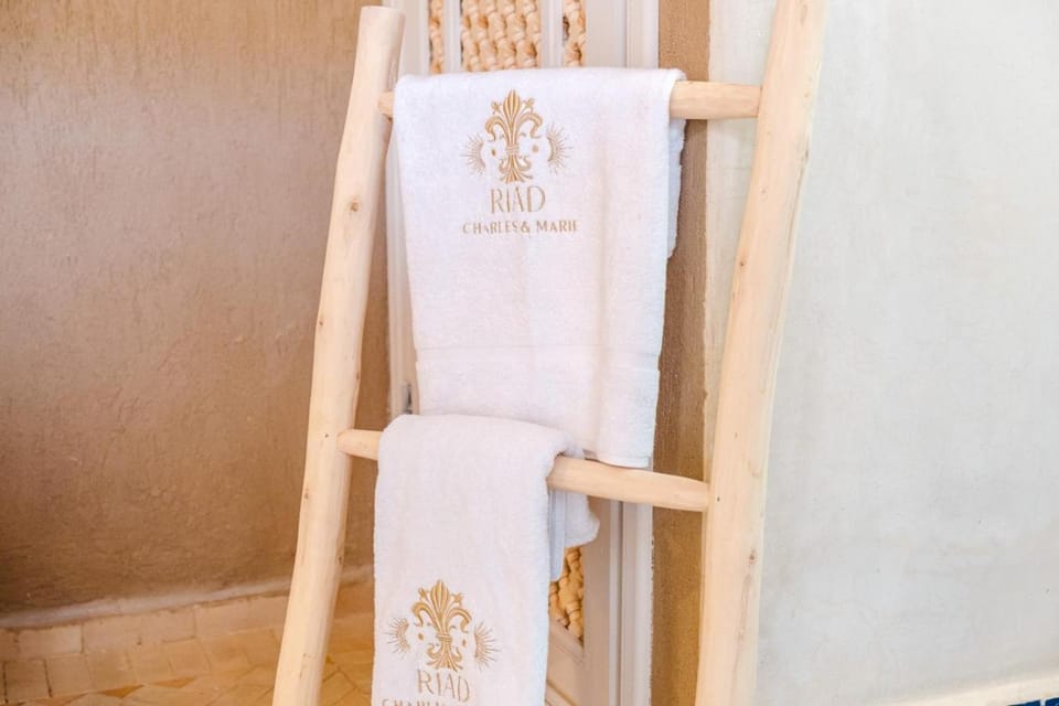 Shower, towels