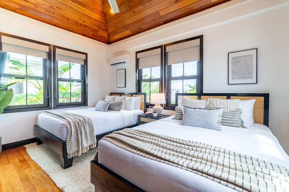 Belizean Serenity and Mistico Beach Club plus Boat Shuttle Apartment in San Pedro