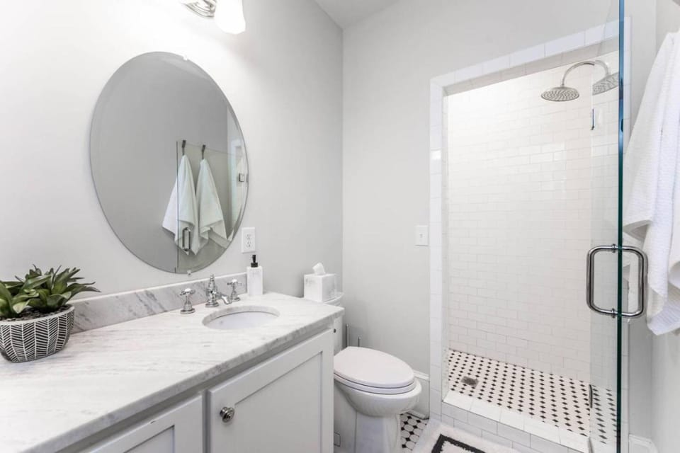 Shower, Toilet, Bathroom