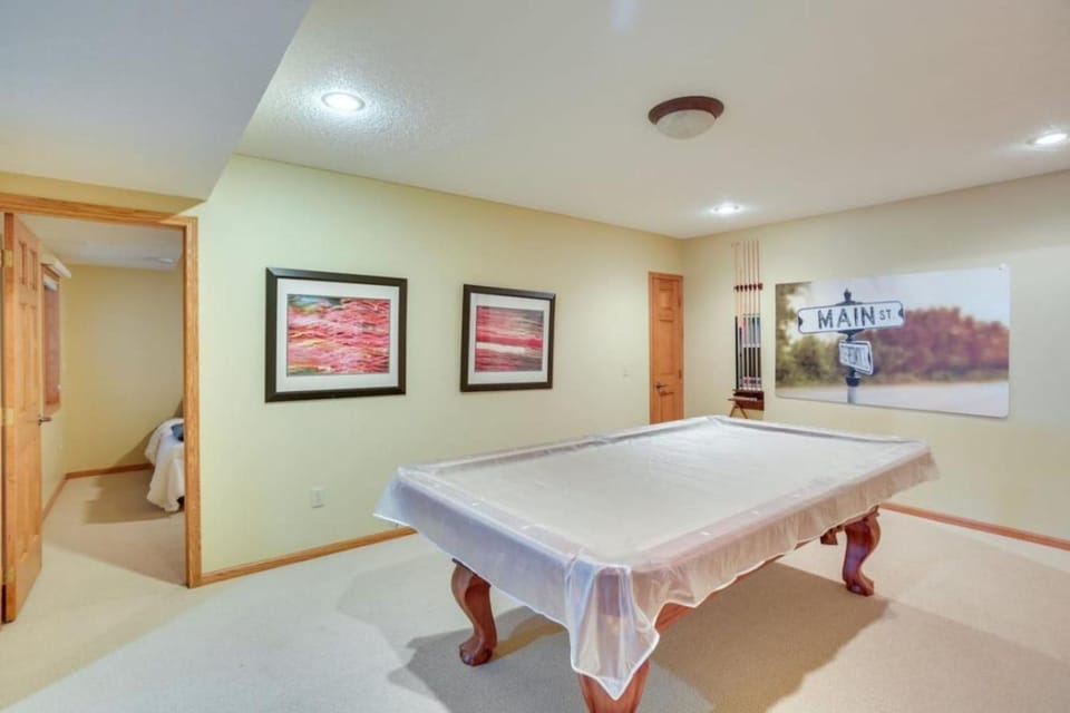 Massive 3 bedroom on the Lake House in Howard Lake