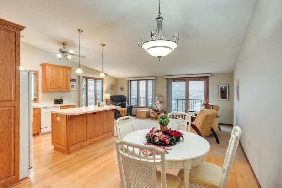 Large 2 bedroom on the water House in Howard Lake