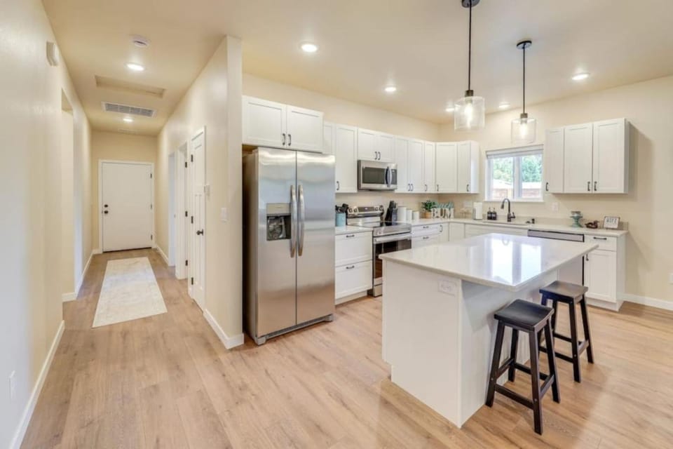 Massive new build 3 bedroom House in Oregon