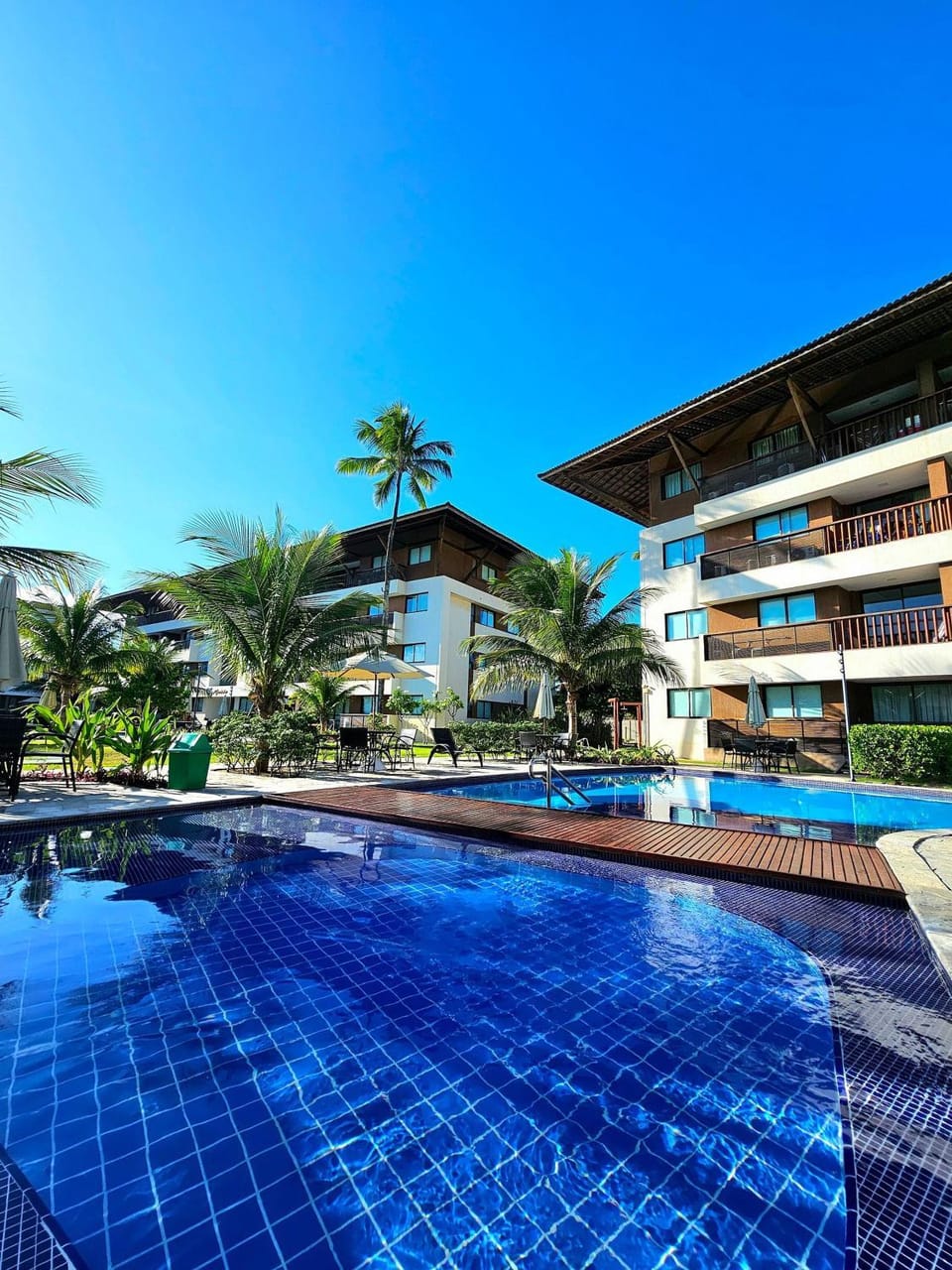 O Incrível Cupe Beach Living, Pé na areia na praia do Cupe by HM House in Ipojuca