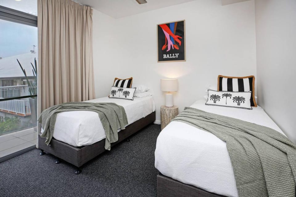 Bed, Balcony/Terrace, Bedroom, internet, towels, wardrobe, air conditioner