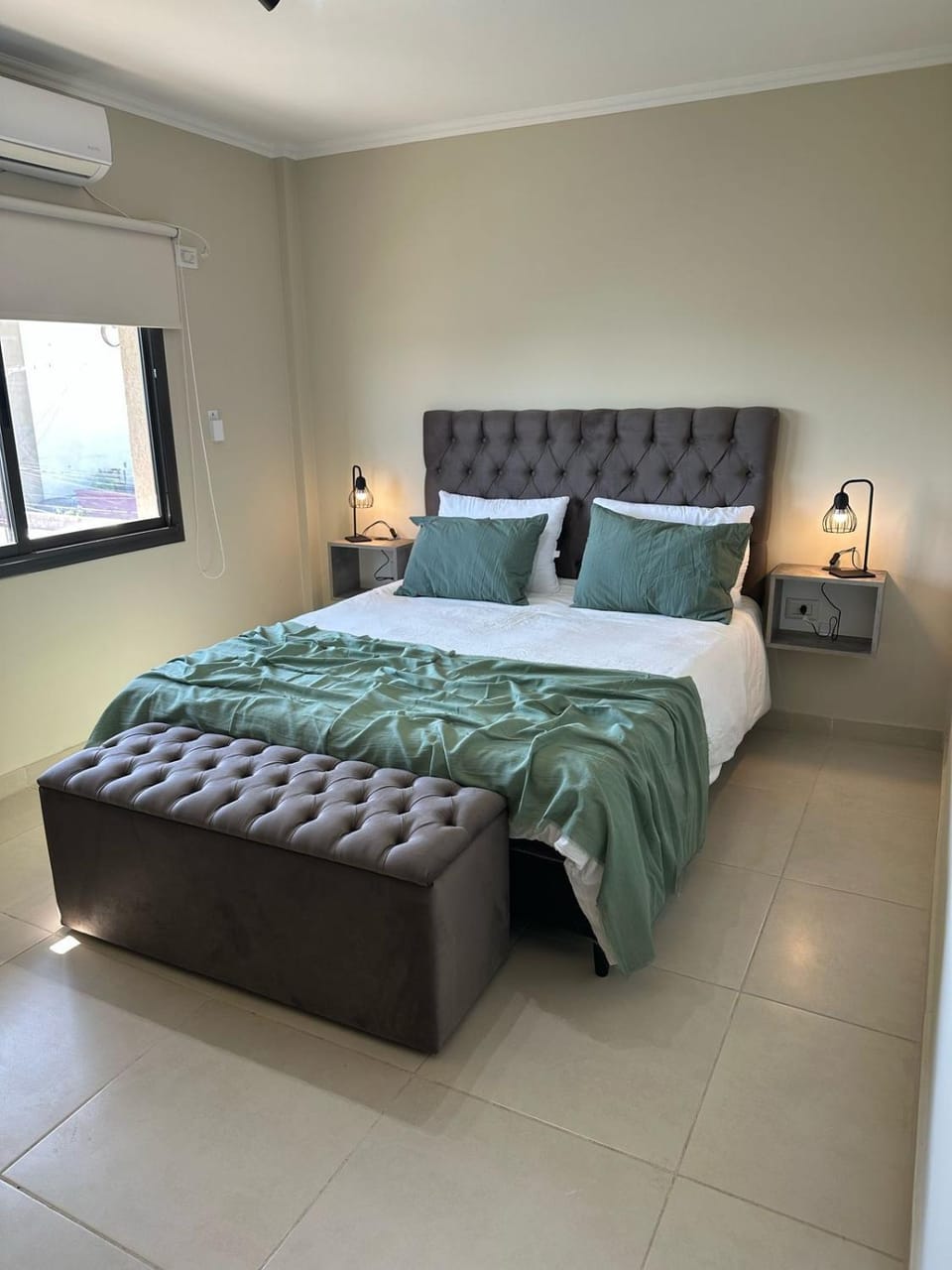 Bed, Photo of the whole room, Bedroom, air conditioner