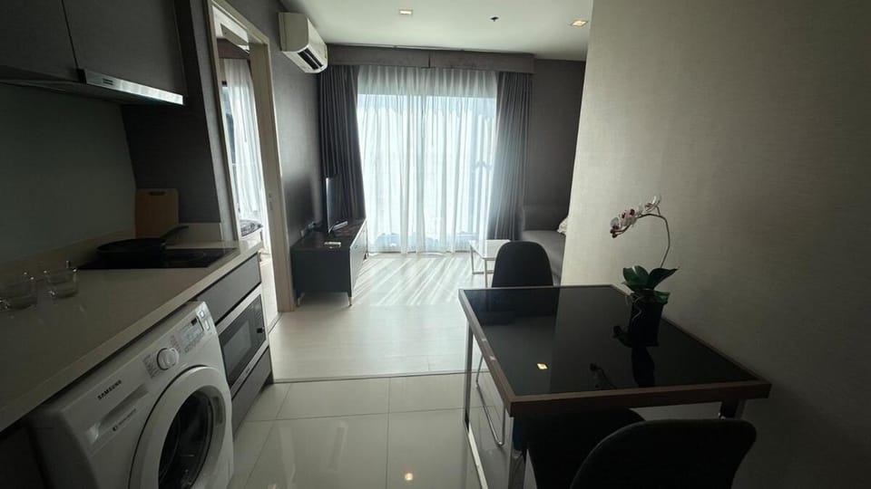Perfect condo, BTS Thong lo 5mins by walking Apartment in Bangkok