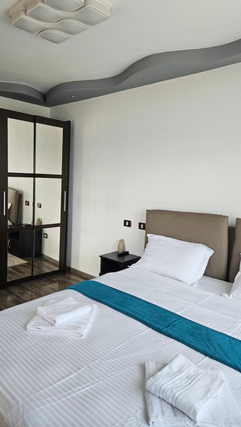 Bed, Photo of the whole room, Bedroom, towels