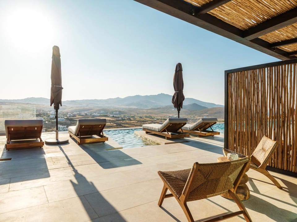 Patio, Day, Natural landscape, View (from property/room), Balcony/Terrace, Seating area, Mountain view, Pool view, Swimming pool, sunbed