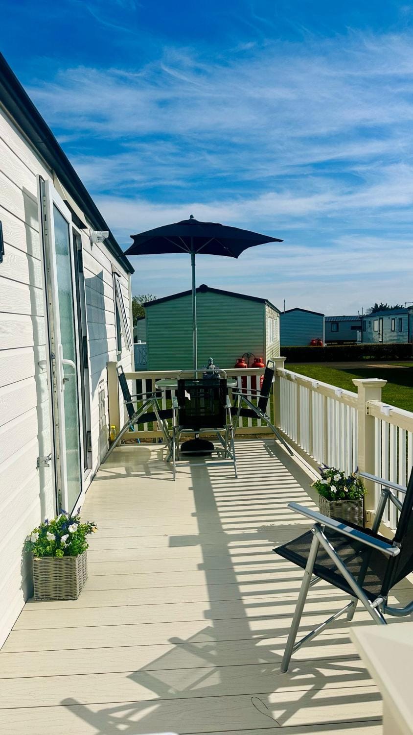 Property building, Balcony/Terrace