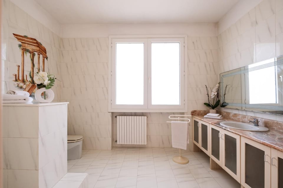 Property building, Bathroom