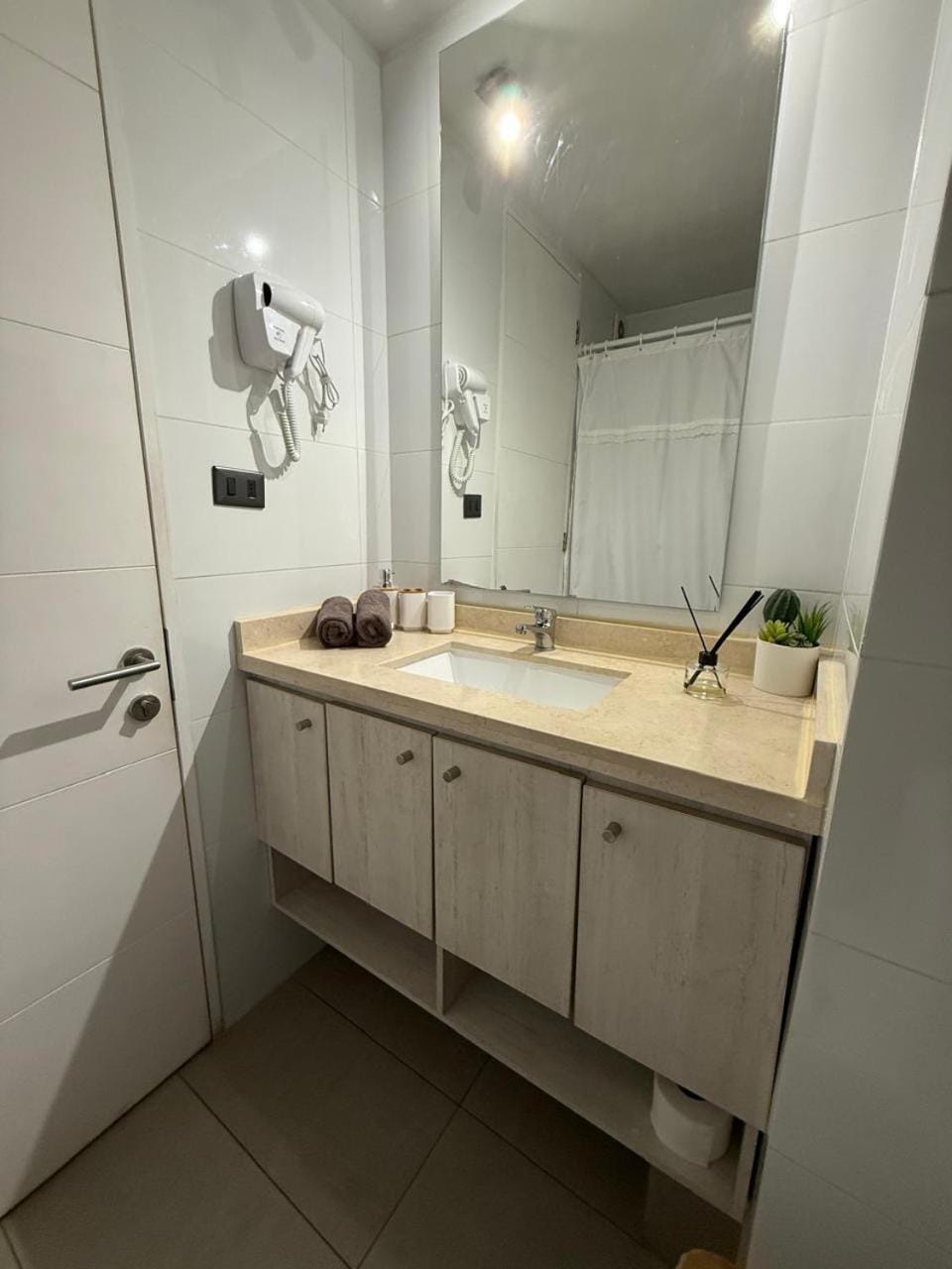 Bathroom, towels