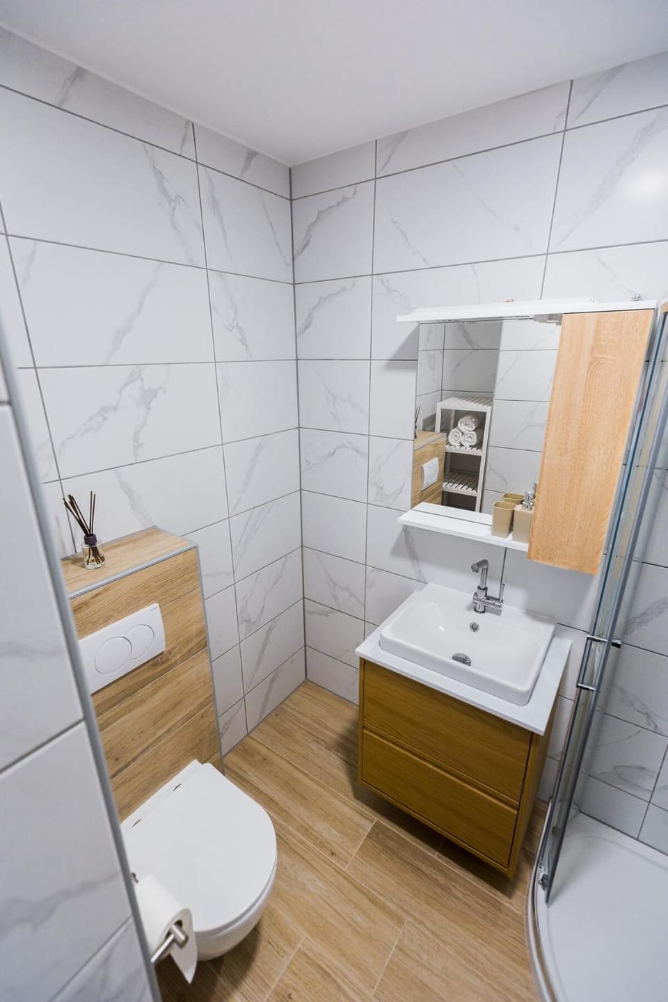 Shower, Toilet, Bathroom, towels