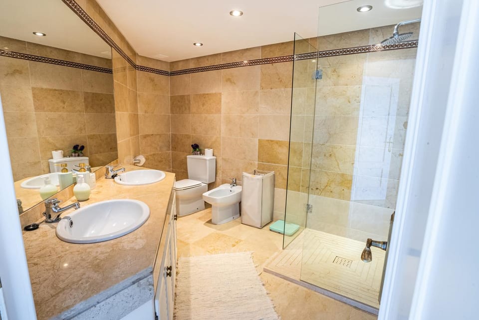 Shower, Bathroom, bidet, towels