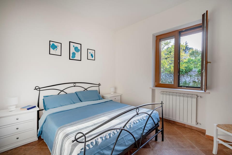 View (from property/room), Bedroom, Garden view, Inner courtyard view